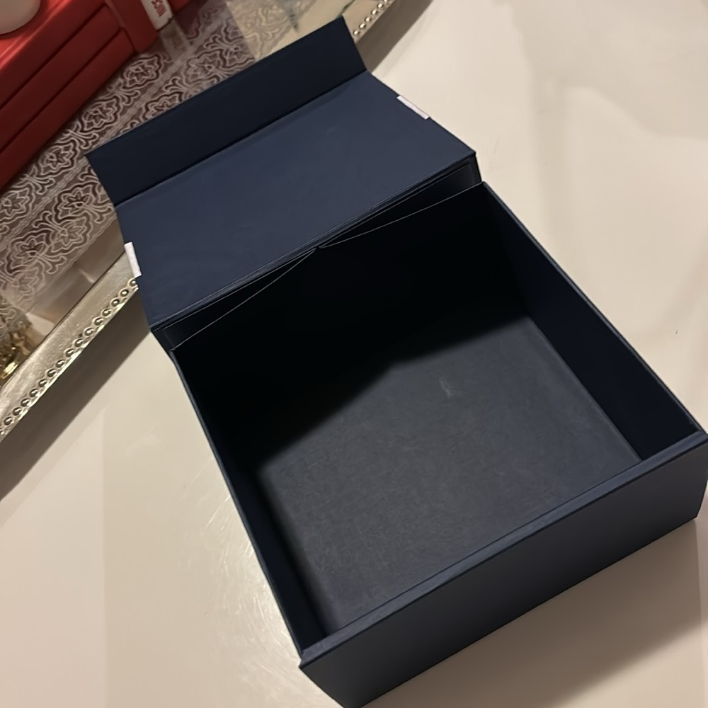 L’Occitane empty box - Picture 3 of 3